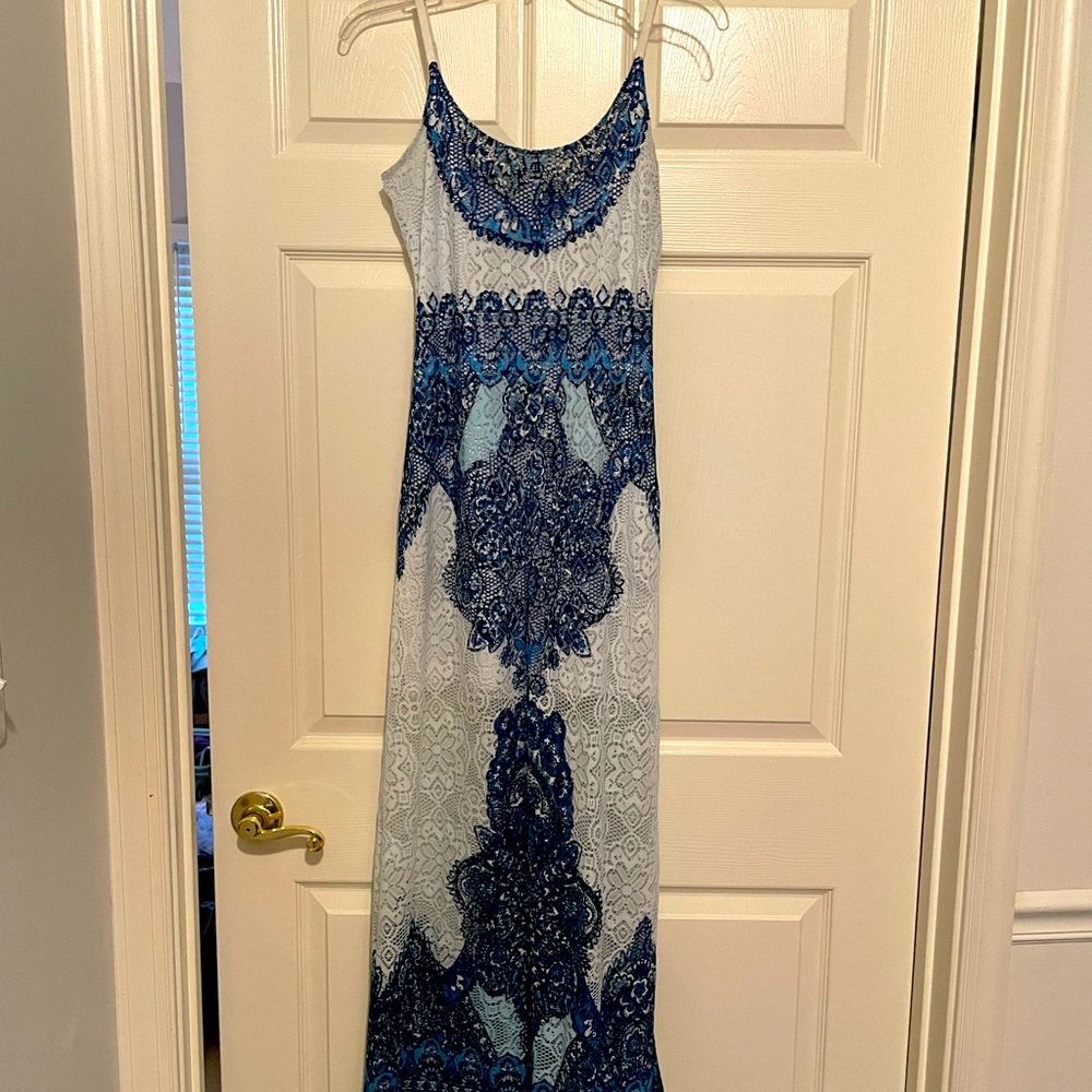 Lace detailed maxi dress